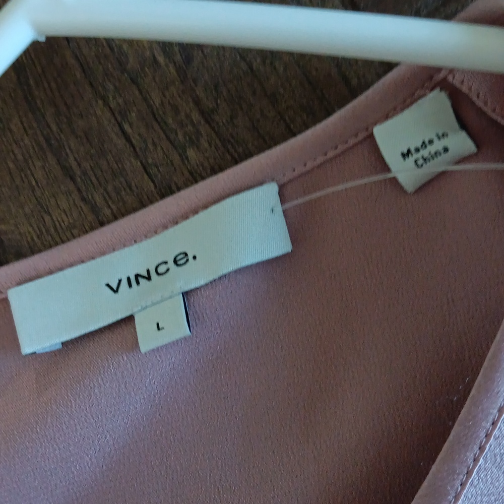 NEW! VINCE..SILK BLOUSE..LARGE - Picture 5 of 8